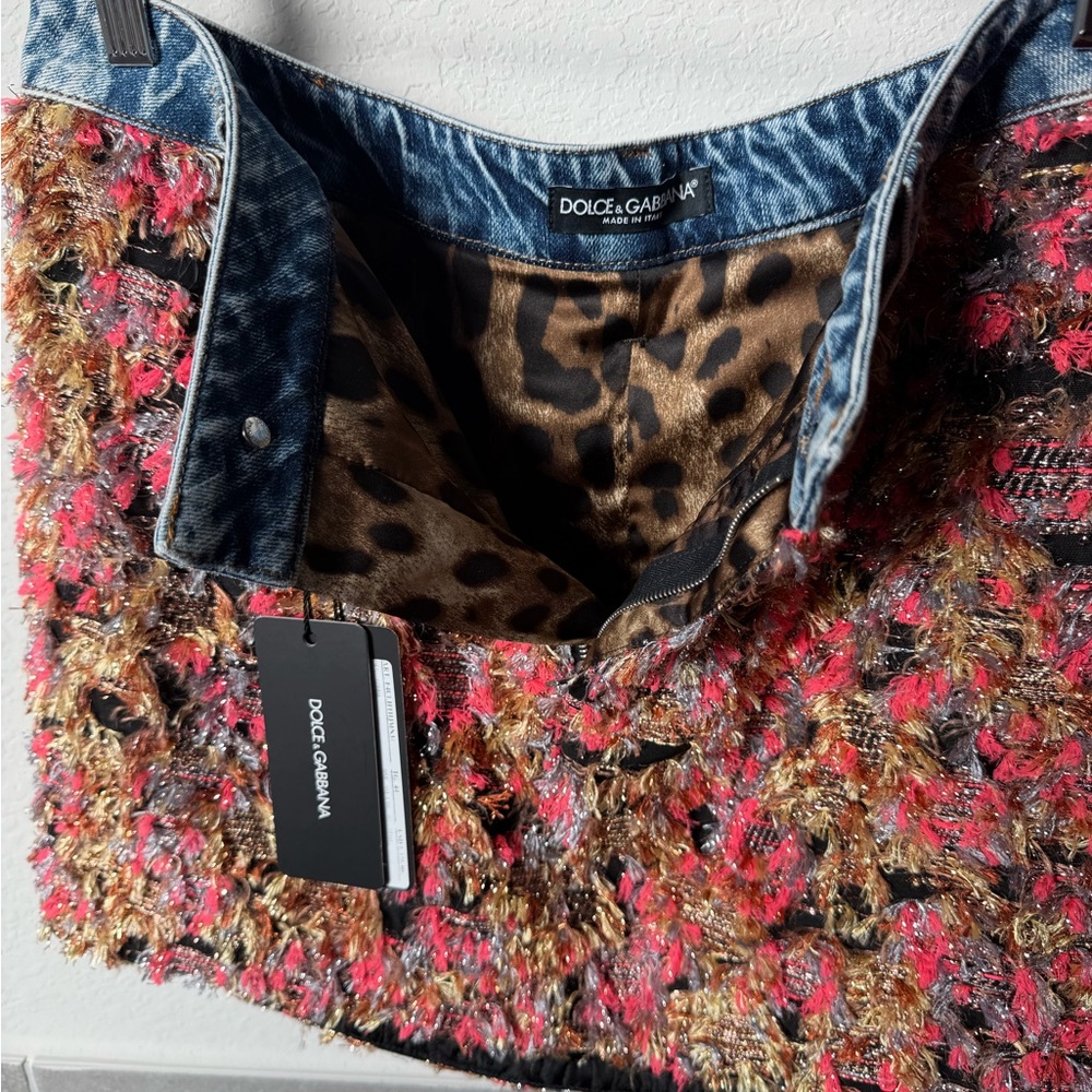 Dolce & Gabbana
textured finish jacquard miniskirt size 8